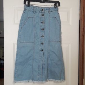 Jadecara Frayed Midi Skirt